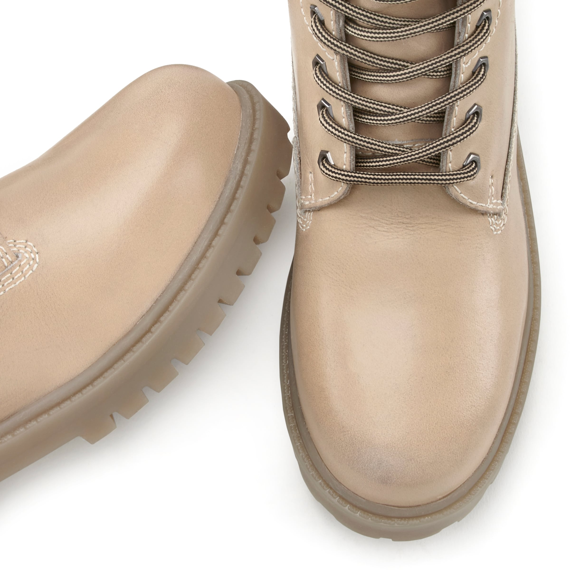 LASCANA Ботинки на шнуровке в Бежевый