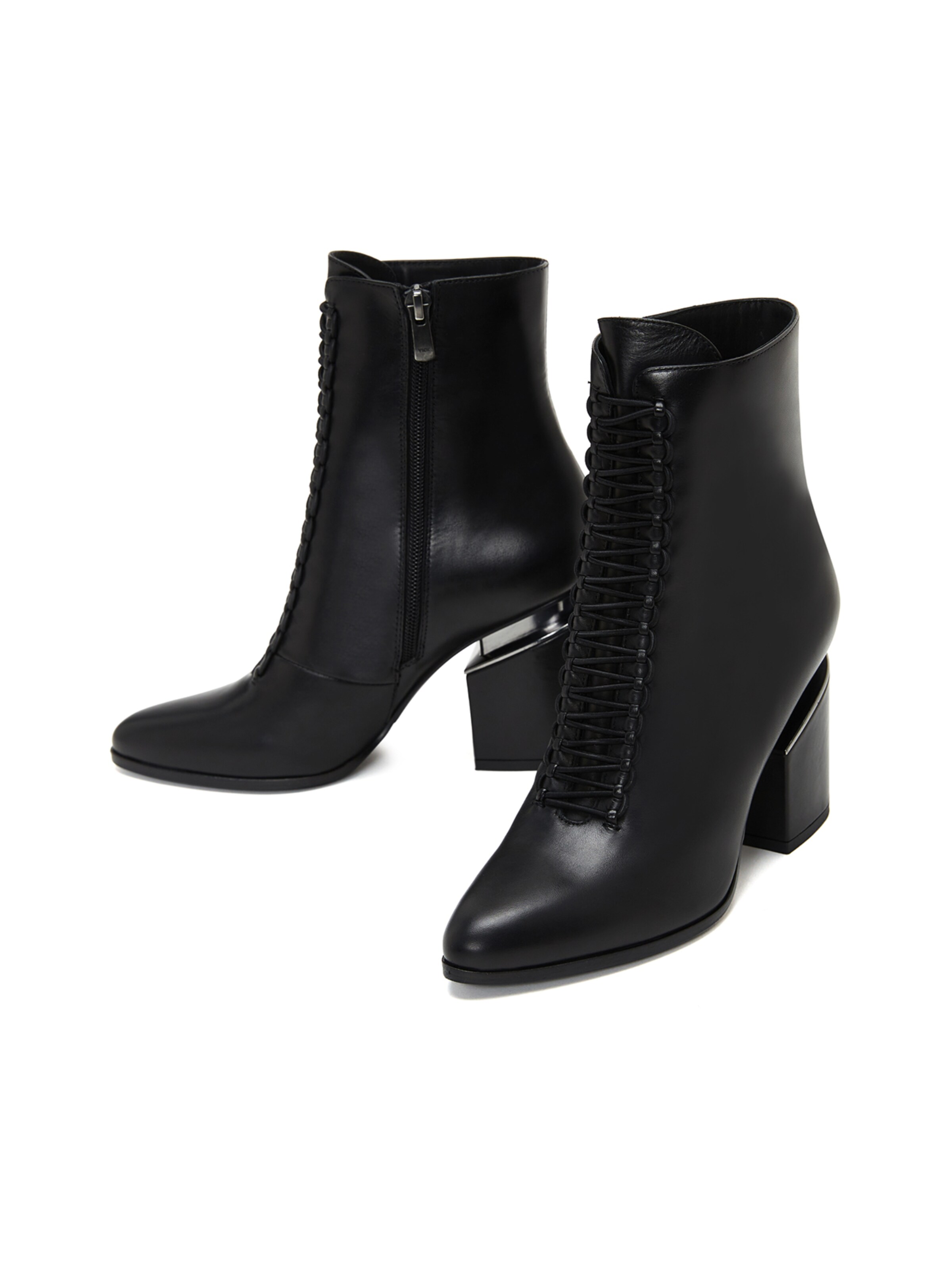 Stivaletto stringato di Derimod in nero