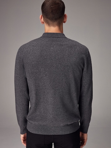 Next Pullover in Grau