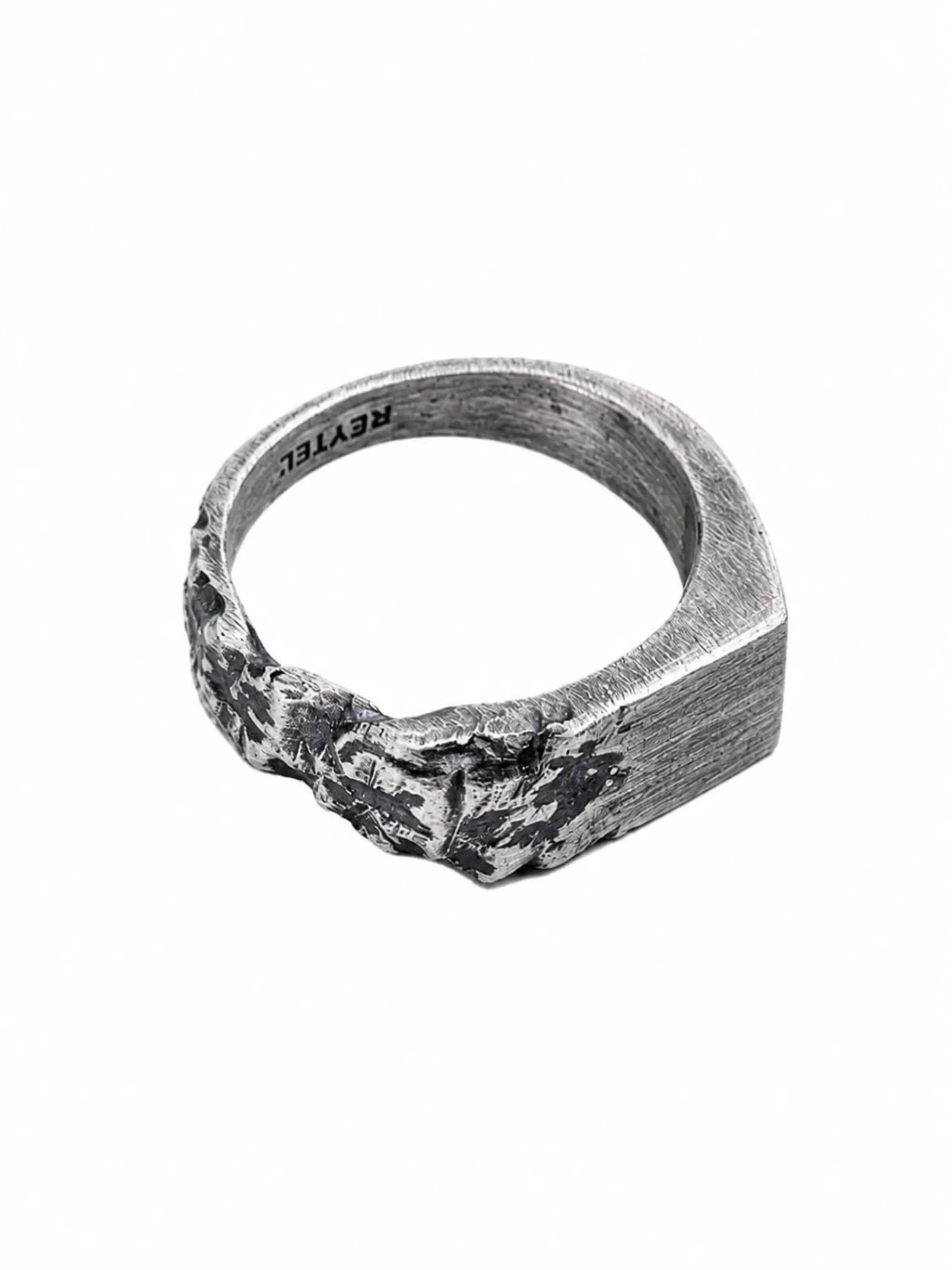 Bague 'LAVA' REYTEL en argent : devant
