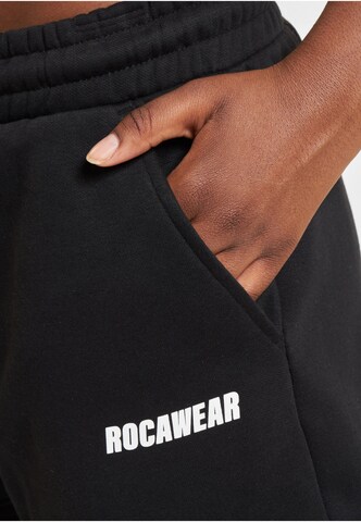 ROCAWEAR Regular Shorts in Schwarz