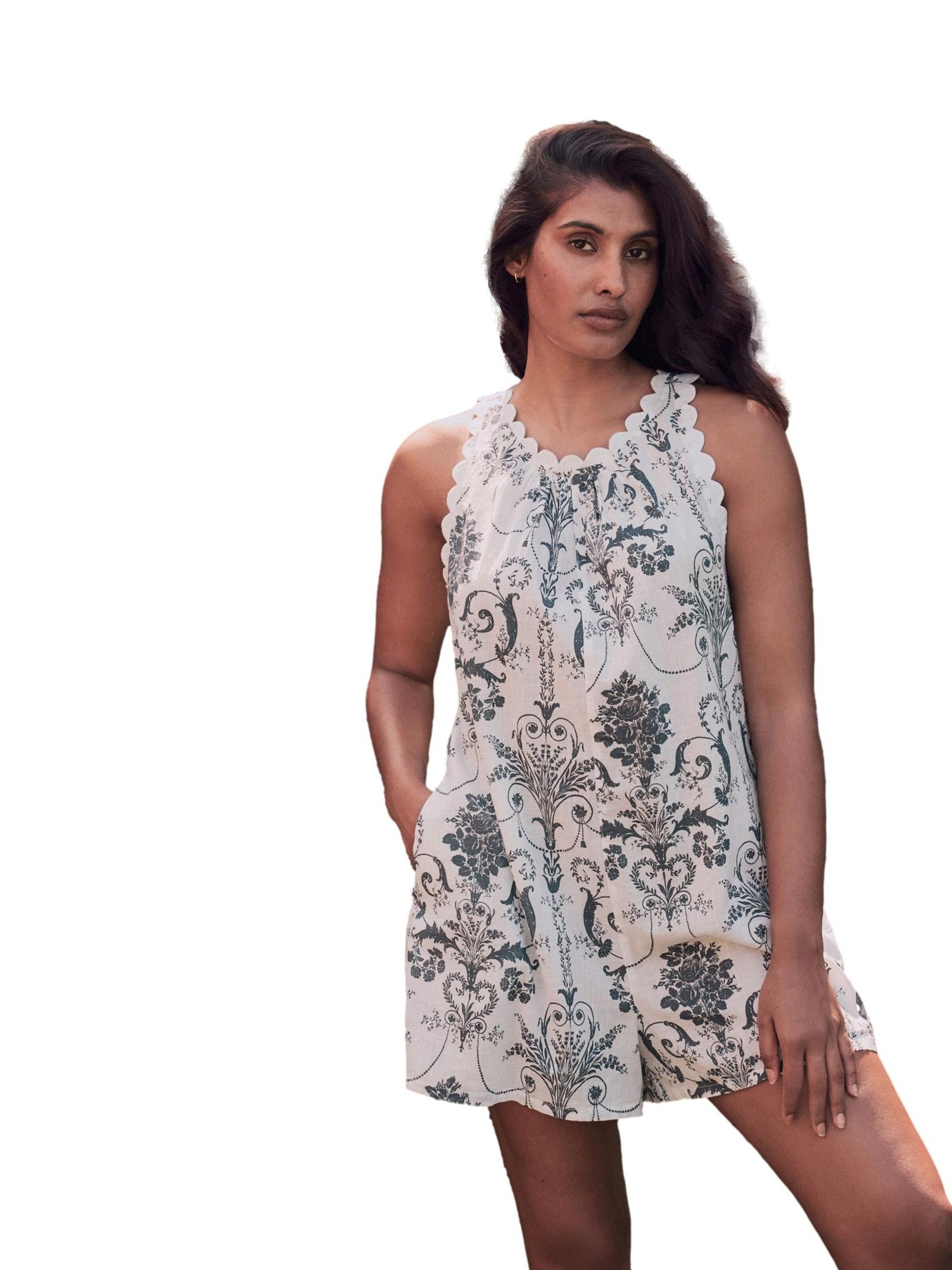 LAURA ASHLEY Комбинезон в Белый: спереди