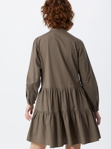 VERO MODA Платье-рубашка 'Delta' в Серый
