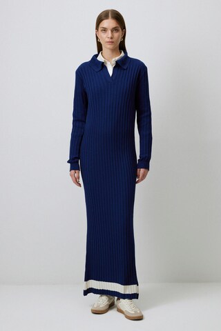 Touche Prive Knit dress in Blue: front