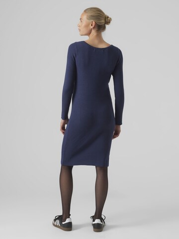 Robes en maille Vero Moda Maternity en bleu