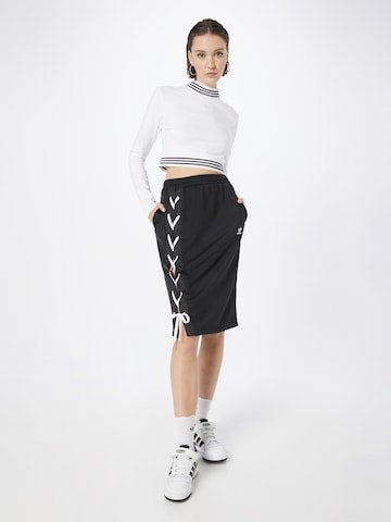 Maglietta 'Long-Sleeve Top With Ribbed Collar And Hem' di ADIDAS ORIGINALS in bianco