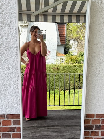 Robe MAKARIĆ en rouge