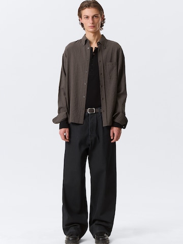 WEEKDAY - Ajuste confortable Camisa en marrón