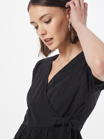 Monki - Vestido em preto