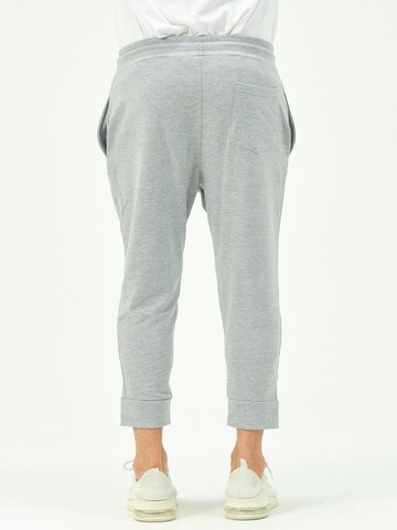 Effilé Pantalon C&City en gris