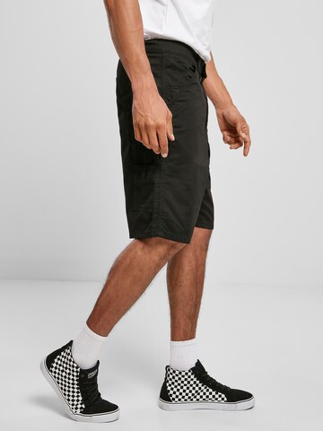 Urban Classics Loosefit Shorts 'Carpenter' in Schwarz