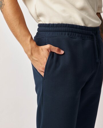 SNOCKS Tapered Trousers in Blue