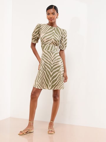 Robe Lipsy en vert : devant