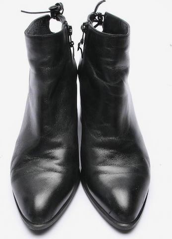 Stuart Weitzman Dress Boots in 38 in Black