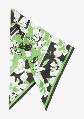 COMMA Shawl in Green: front
