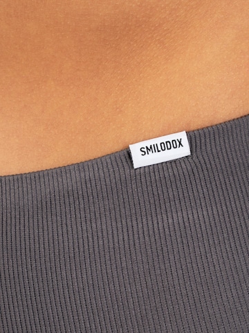 Coupe slim Leggings 'Vonda' Smilodox en gris