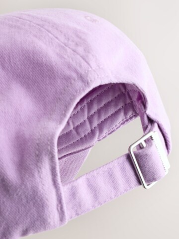 Next Cap in Lila