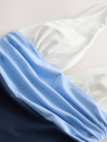 Costum de baie modelator de la Next pe albastru