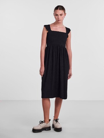 PIECES Letní šaty 'Keegan' – černá