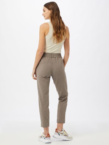 Effilé Pantalon de sport 'Copra' Varley en marron