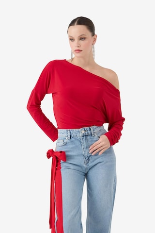 HOLLY LOLLY Blouse in Red: front