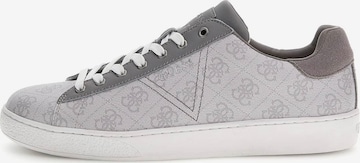 GUESS Sneaker 'Nola' in Grau: predná strana