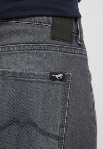 MUSTANG Regular Jeans in Schwarz