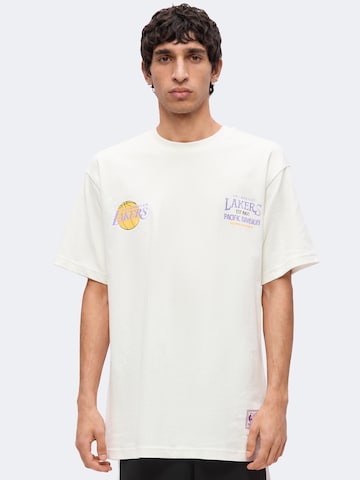 T-Shirt 'NBA FULL COURT LAKERS' Mitchell & Ness en blanc