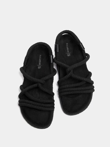 Sandale de la Pull&Bear pe negru