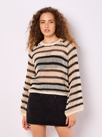 Pull-over Apricot en beige : devant