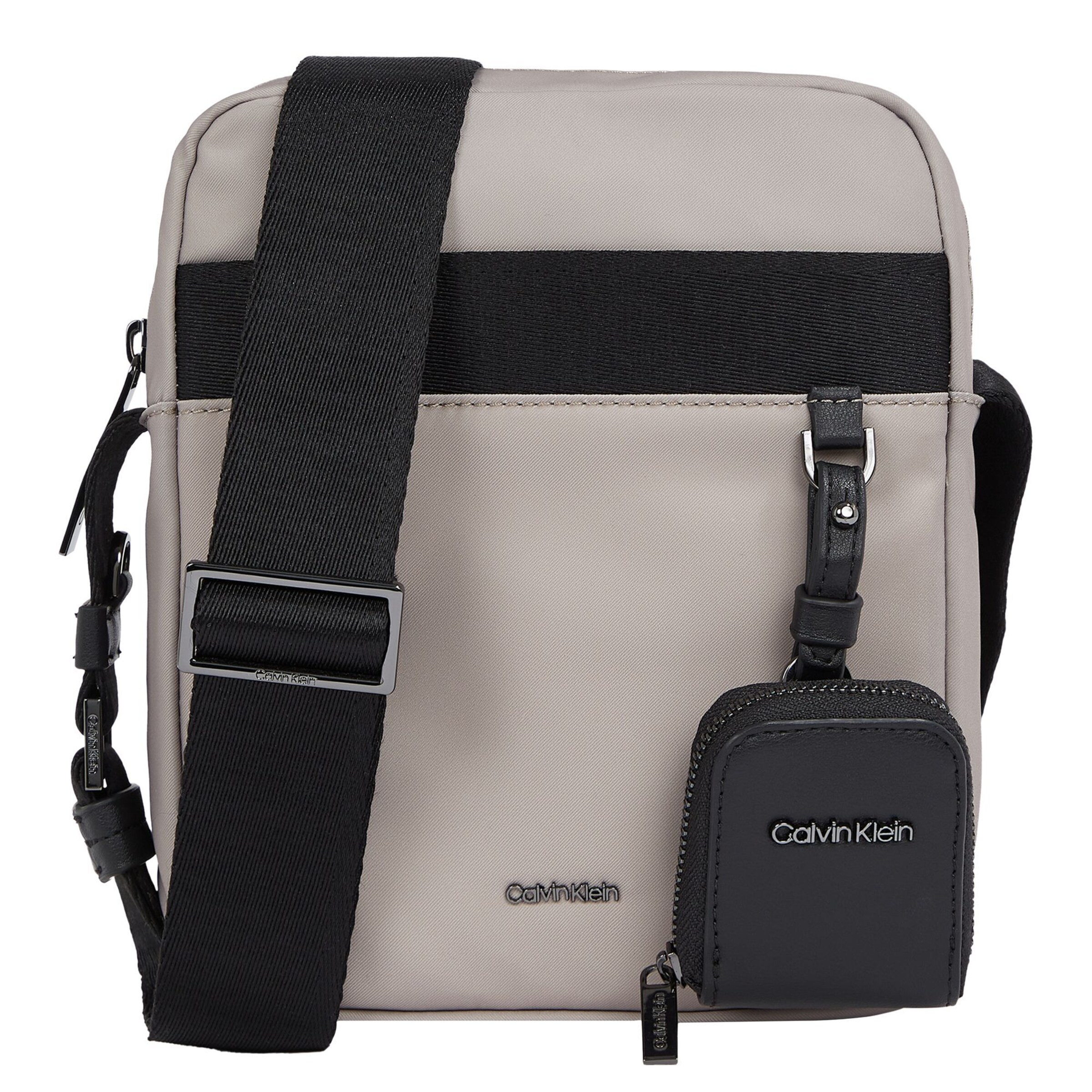 Calvin Klein Umhängetasche "Est." in Grün: Vorderseite