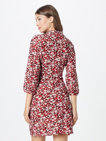 Robe River Island en rouge