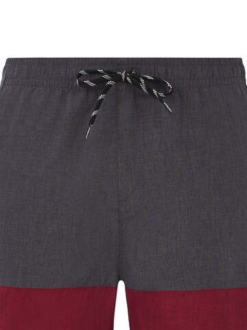 Shorts de bain 'PRTFreddie' PROTEST en rouge