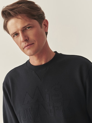 TATUUM Sweatshirt 'FRANKI' in Orange