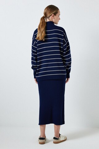 Touche Prive Sweater in Blue