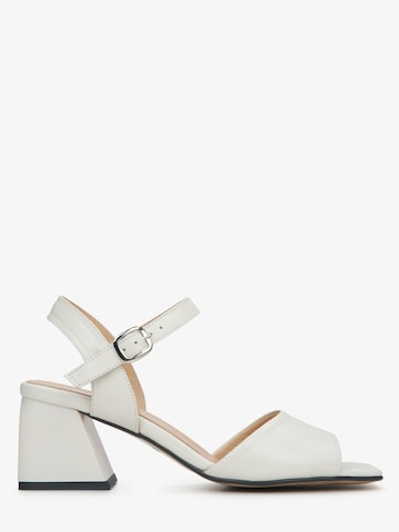 Estro Sandals '081-206' in Beige: front