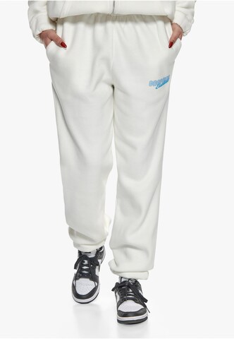 Dropsize Tapered Broek 'Essential' in Wit