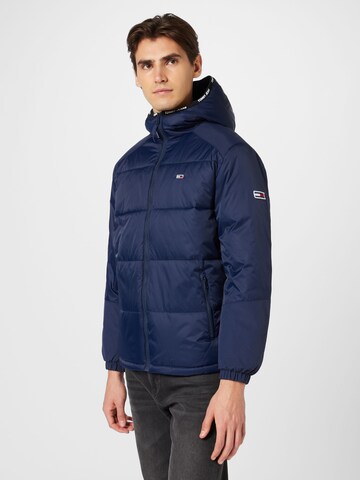 Tommy Jeans Winterjas in Blauw: voorkant