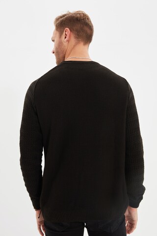Trendyol Pullover in Schwarz