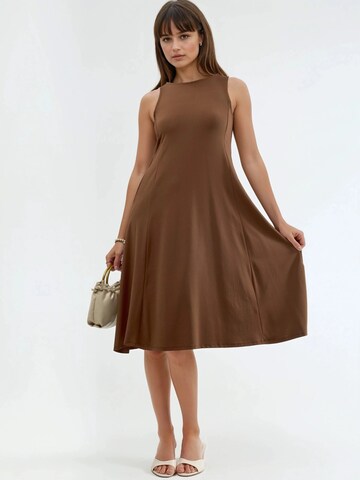 Busem Kleid in Braun