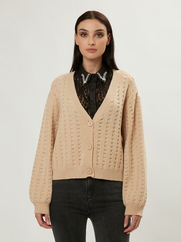 Influencer Gebreid vest in Beige: voorkant