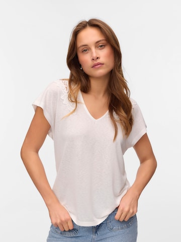 VERO MODA T-shirt 'VMBILSA' i vit: framsida