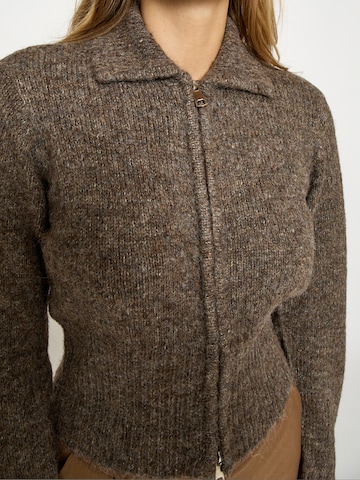 DESIRES - Cárdigan 'June' en marrón