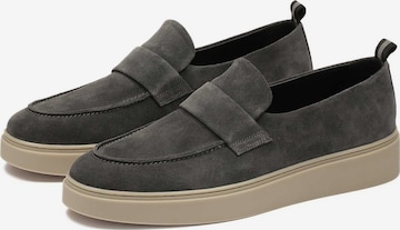 Mocassin Kazar Studio en gris