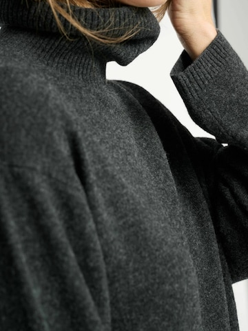 moshi moshi mind Neulemekko 'Clara' värissä harmaa