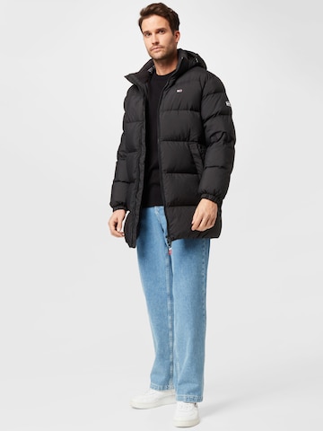 Tommy Jeans Zimní bunda – černá