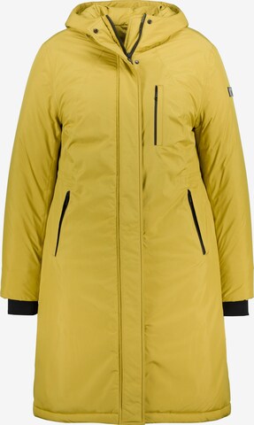 Ulla Popken Raincoat in Yellow: front