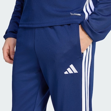 ADIDAS PERFORMANCE - Slimfit Pantalón deportivo 'Tiro 26 Essentials' en azul