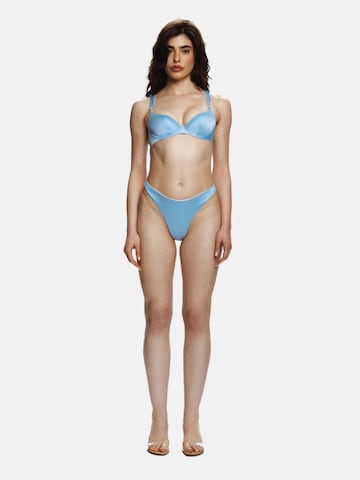 EKCENTRIK T-shirt Bikinitop 'Baby Blue' in Blauw