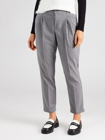 s.Oliver Loose fit Pleat-front trousers in Grey: front